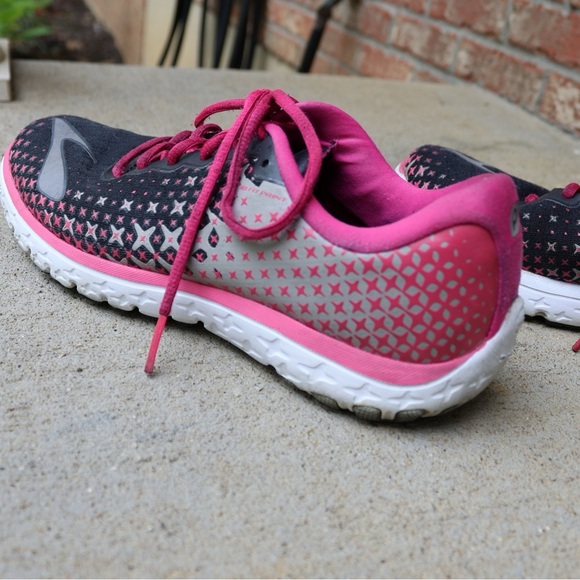 Brooks pureflow 5 women’s size 10.5 trail running shoe black/pink - Picture 9 of 12